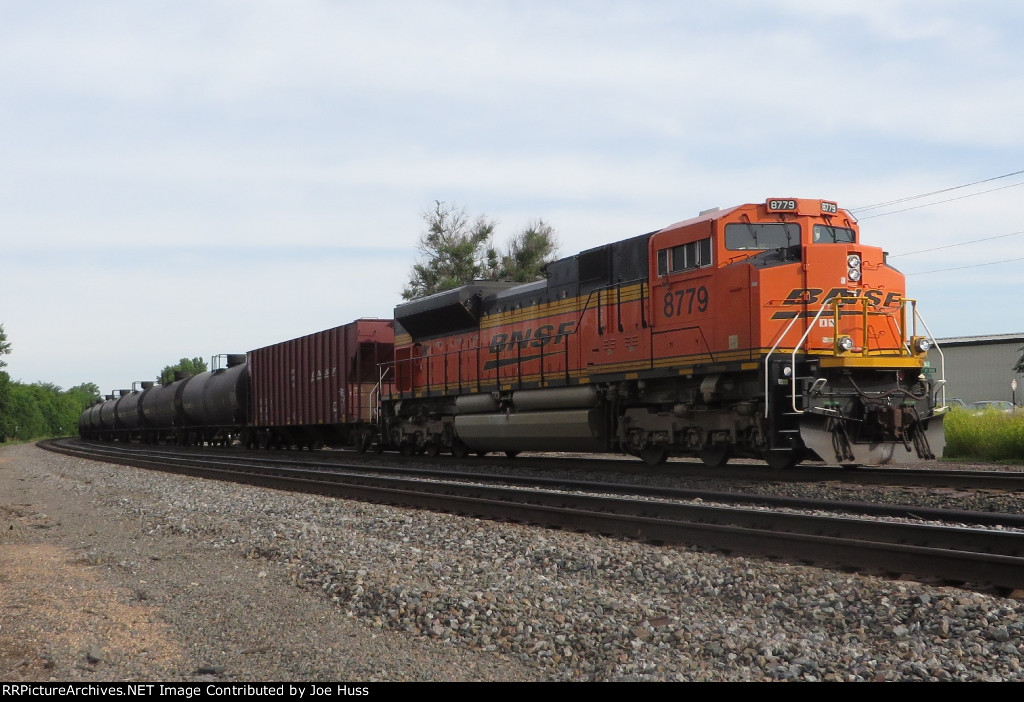 BNSF 8779 DPU